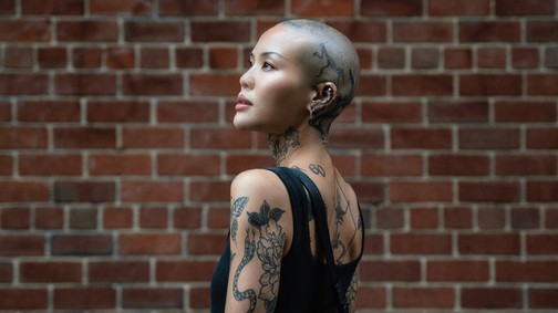 A többezer éves tetoválóművészet, ami aranykorát éli: ismerd meg a handpoke-ot