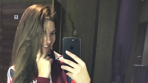 Színek és minták Vivien mai szettjében!