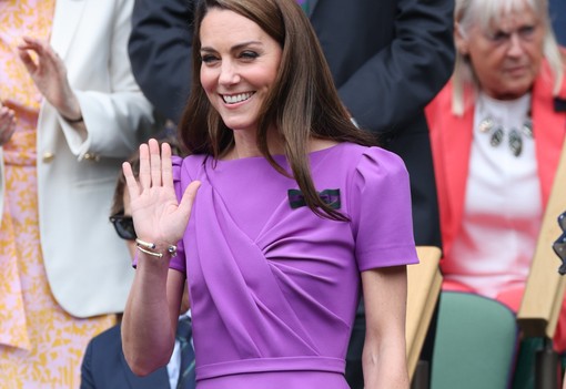 Kizárólag a királyi család viselhette ezt a színt, mindenki másnak tilos volt: gondoltad volna?