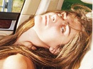 Smink, stylist és ruha nélkül Izladon!