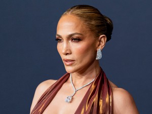 Ő lenne Jennifer Lopez új szerelme? Ezzel a sármos férfival kapták lencsevégre az énekesnőt