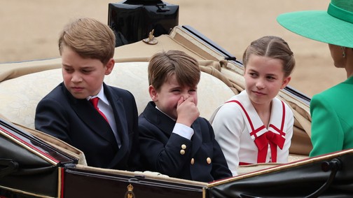 Ezt az egy szót soha nem mondhatja ki György herceg, Sarolta hercegnő és Lajos herceg dadusa
