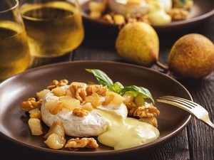 Végtelenül egyszerű körtés-diós finomság: a gyümölcs és sajt találkozása igazi élmény