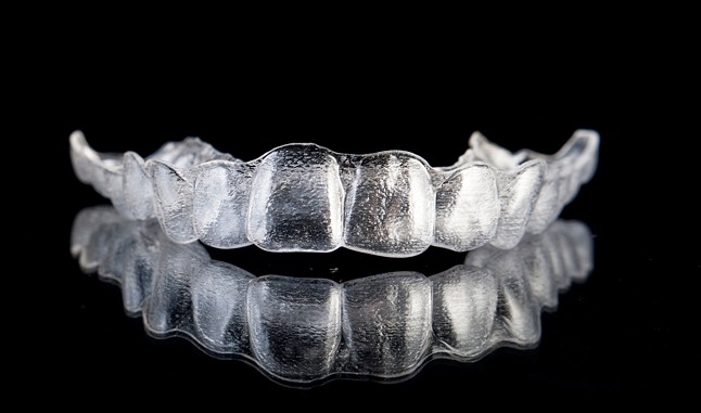 A legújabb trend: Láthatatlan fogszabályzó!