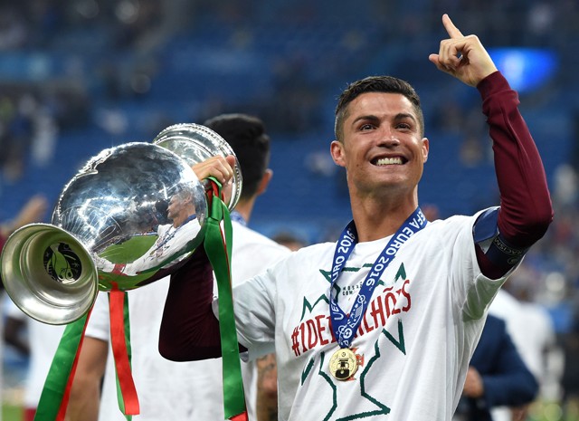 cristiano ronaldó, retusálás, cr7, alsónadrág, david beckham, reklám, fehérnemű