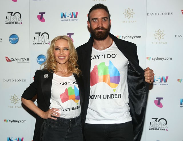 Kylie Minogue és Joshua Sasse közös kampánya