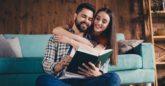 3 pszichológiai könyv a jól működő kapcsolatokról, amit minden párnak el kellene olvasnia