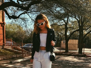 Szécsi Böbe ezen a héten a texasi fesztiválon viselt szettjeit mutatja be!