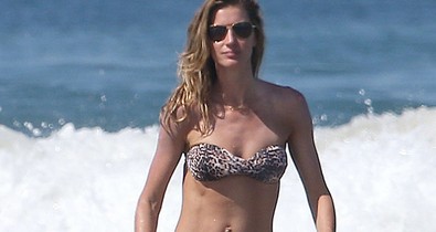 A világ legdrágább teste bikiniben, retusálás nélkül