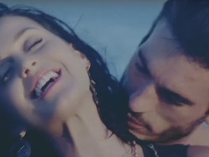 Katy Perry-t szexuális zaklatással vádolja a videoklipjében szereplő modell