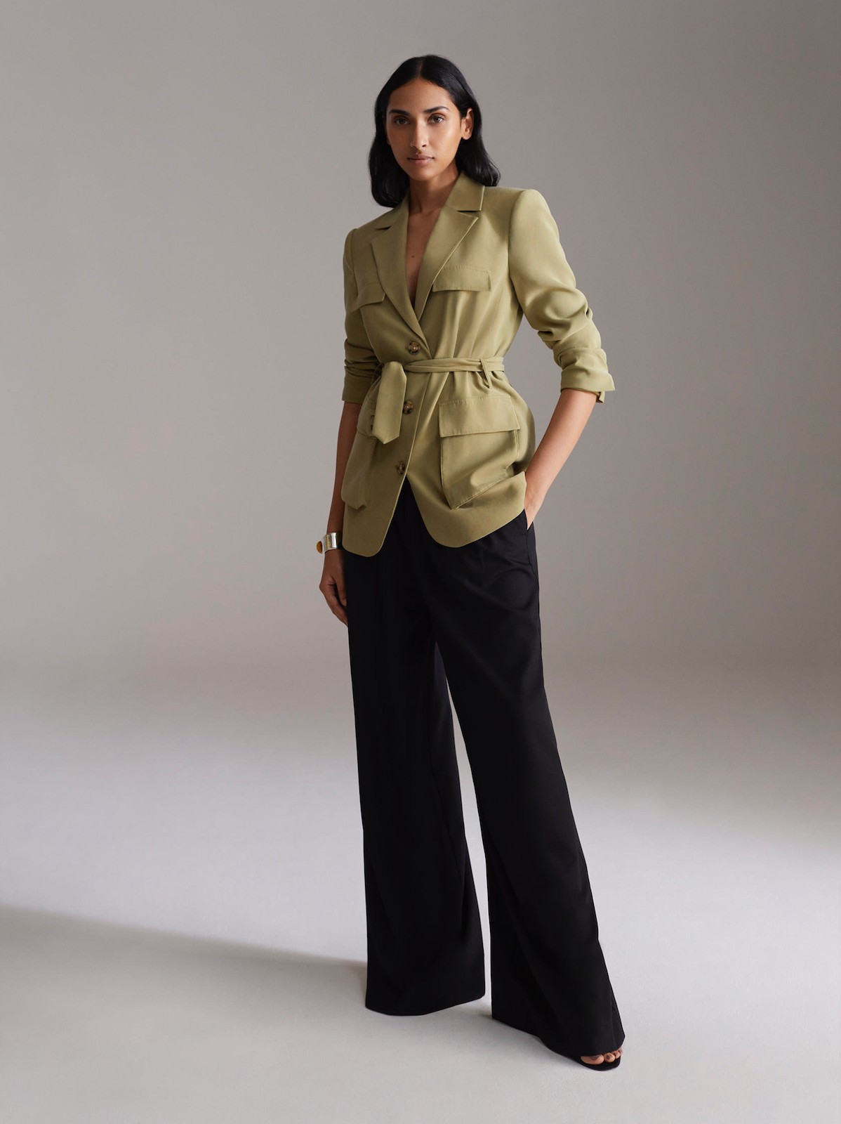 Nadrág es zakó CA 9495 Ft, 25 995 Ft GLAMOUR-napokon 8445 Ft, 20 795 Ft