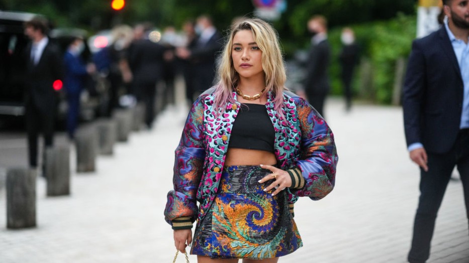 Florence Pugh kiállt a melléért