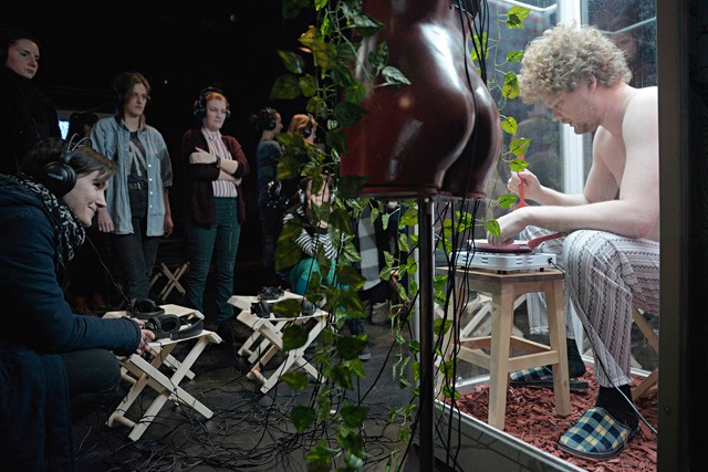 Bántalmazó nők, alárendelt férfiak - lehetséges ez? - Boross Martin mesélt a Védett Férfiak Kertje c. előadásról