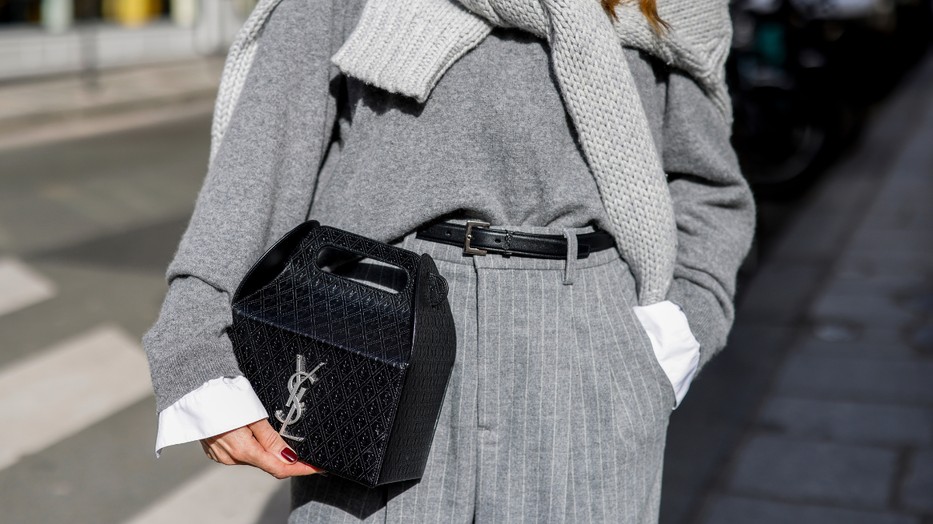 Ha a legjobb nadrág trendeket keresed az irodai léthez, jó helyen jársz