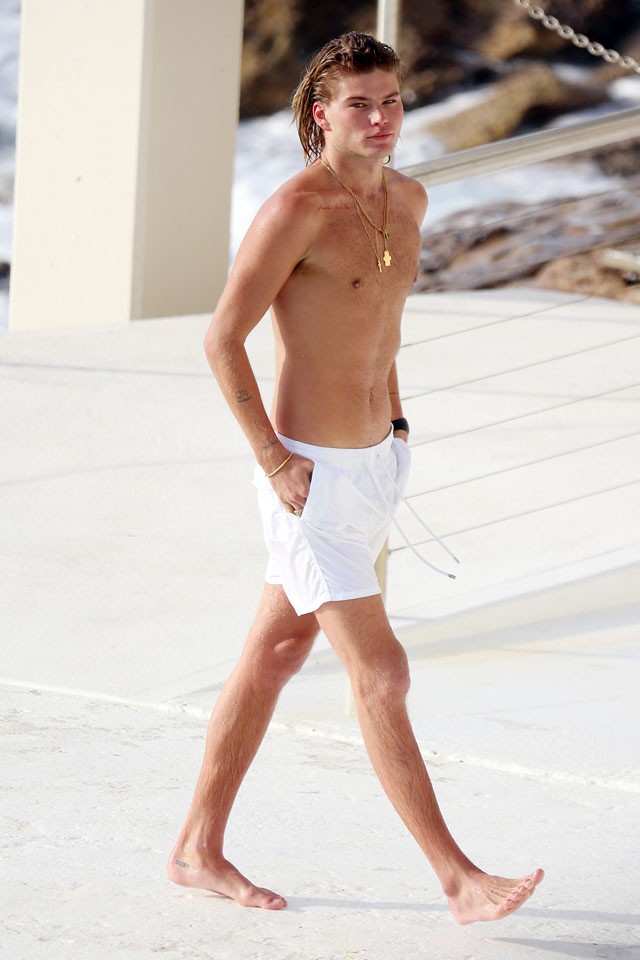 Jordan Barrett ausztrál modell