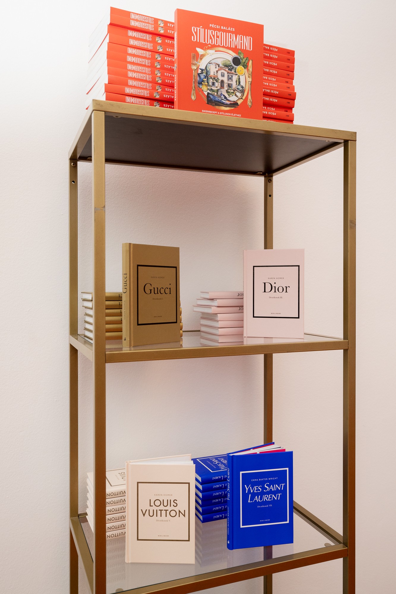 Távozáskor mindenki hazavihetett egy könyvet a Libri szabadpolcról