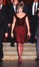 Diana hercegné vörös Valentino miniruhája az egyik legpikánsabb darab volt, amit valaha bevállalt. (1992)