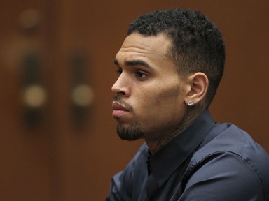 Végre! Letartóztatták Chris Brown-t!