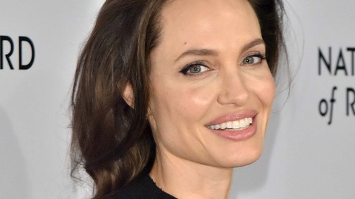 Elképesztően nagyok már Angelina Jolie gyerekei! Elkísérték a díjátadóra!