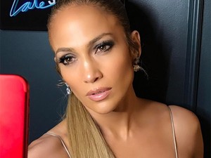 Kész! Jennifer Lopez szelfijétől padlóra kerültünk