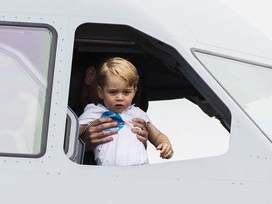 Nem lesz cukibb már a héten! A kis György herceg repülőn, helikopteren!