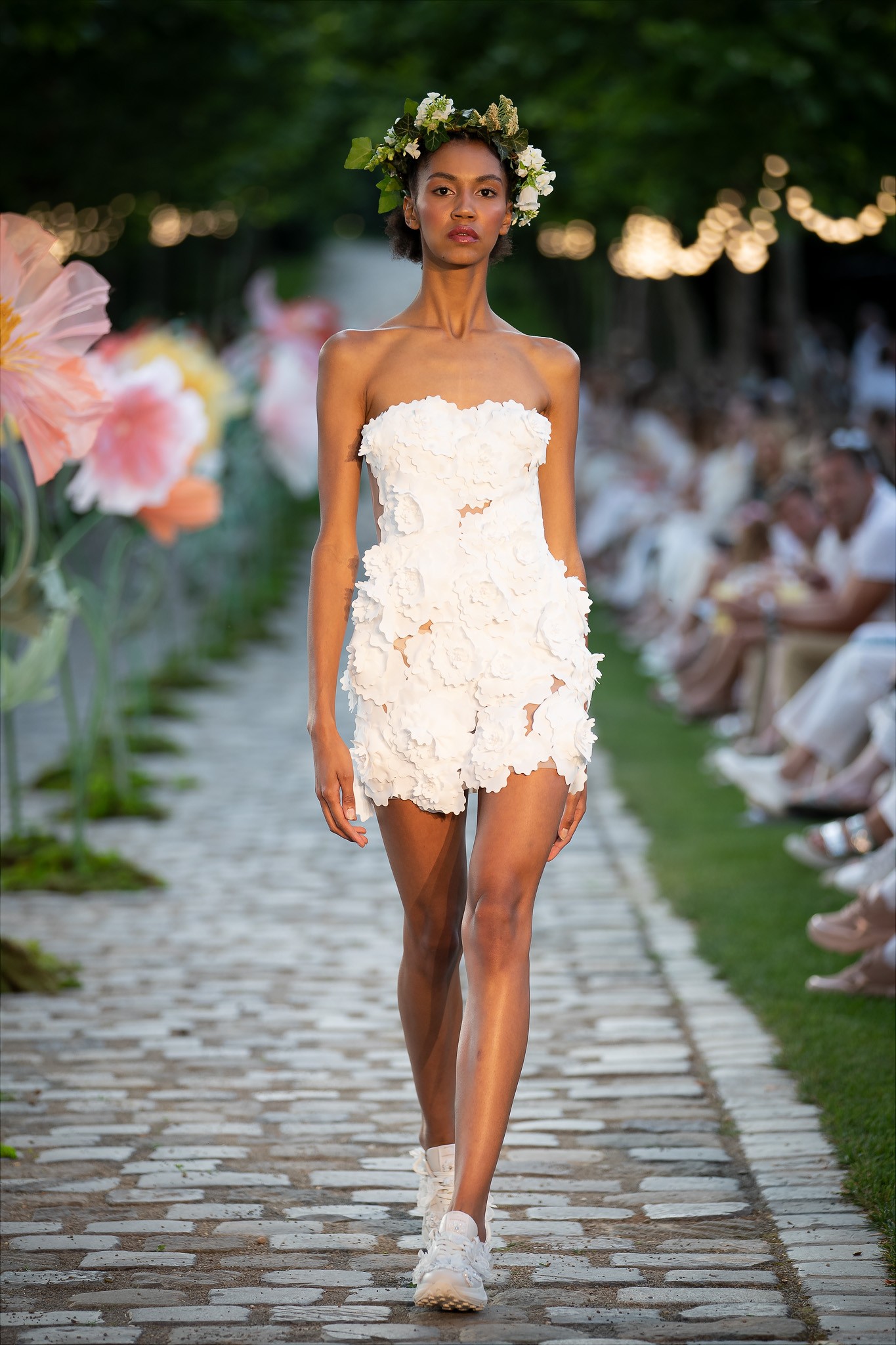 A laza feltűzés minden ruhát megkoronáz, és nem utolsó sorban rendkívül kényelmes viselet