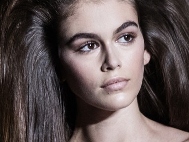 Kaia Gerbert mesebeli vattacukornak öltöztették a kifutón!