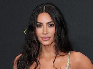 Eszméletlenül szexi Kim Kardashian új címlapja, de nagy botrány lett belőle