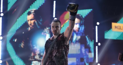 Sztárbox: Molnár Áron mérkőzésének ismét egy törölköző vetett véget, végre összeállt a szuperdöntős mezőny