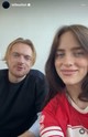 Billie Eilish énekesnő és testvére, Finneas (dalszerző, énekes) közösen posztoltak Instagram oldalukra: „Ma van a Nemzeti Választói Regisztráció Napja. Mi Harris-Walzra szavazunk. A választás egyértelmű.”