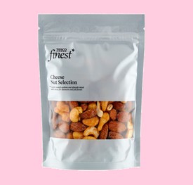 Tesco Finest sajtos ízesítésű pörkölt mandula és kesudió 150 g