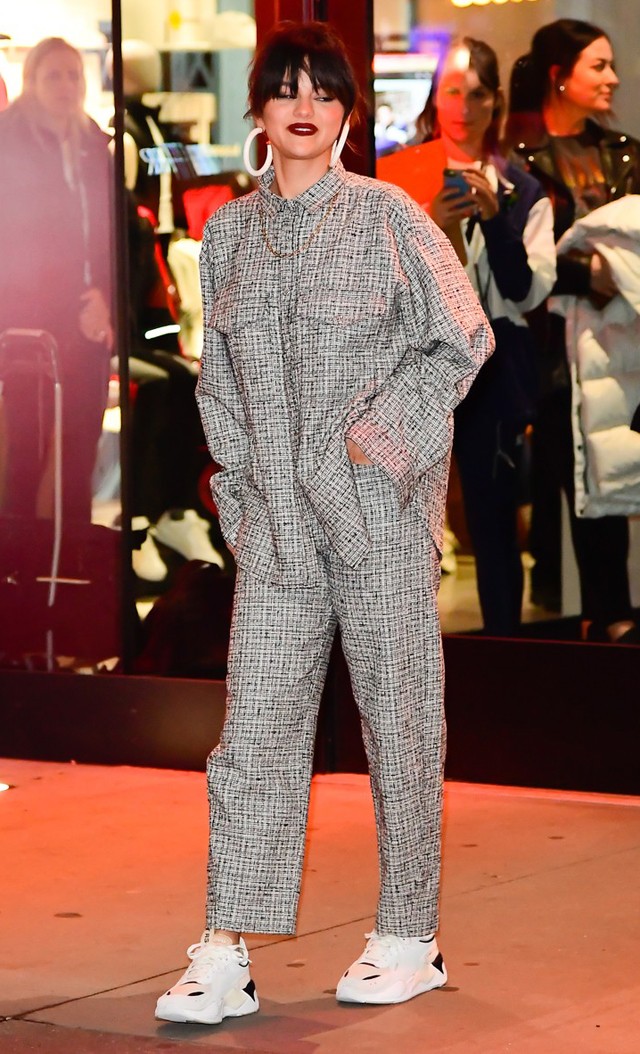 Selena Gomez most bizonyította be, hogy ha egy zsákot húz magára, az is jól áll neki