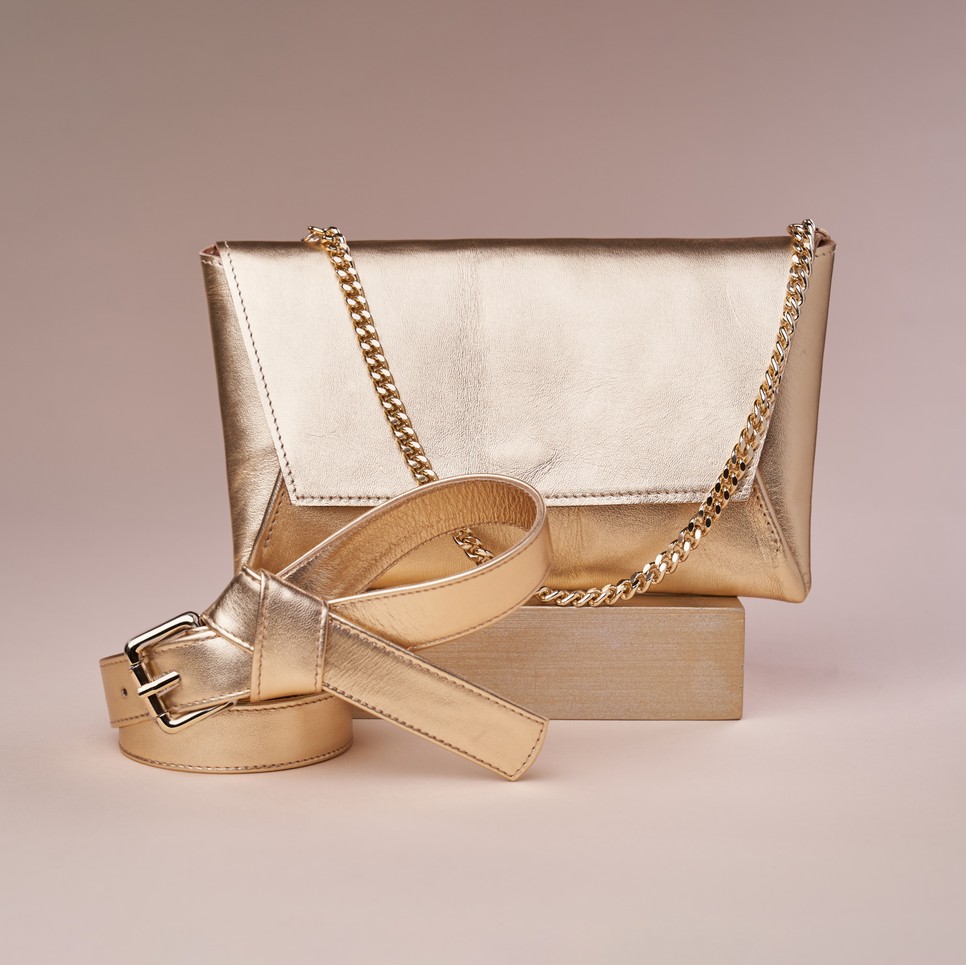 Magyarország első számú cipőtervezője, Vágó Réka, limitált karácsonyi termékeket mutat be