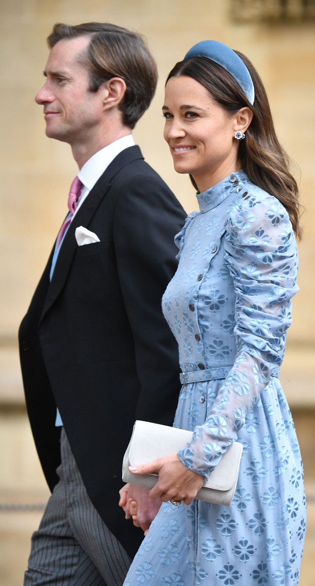 A nap, amikor Pippa Middleton exe benősül a királyi családba, Harry herceg pedig más nővel érkezik az esküvőre