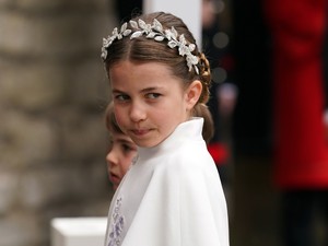 Kísérteties a hasonlóság Sarolta hercegnő és Erzsébet királynő között ebben az egy dologban