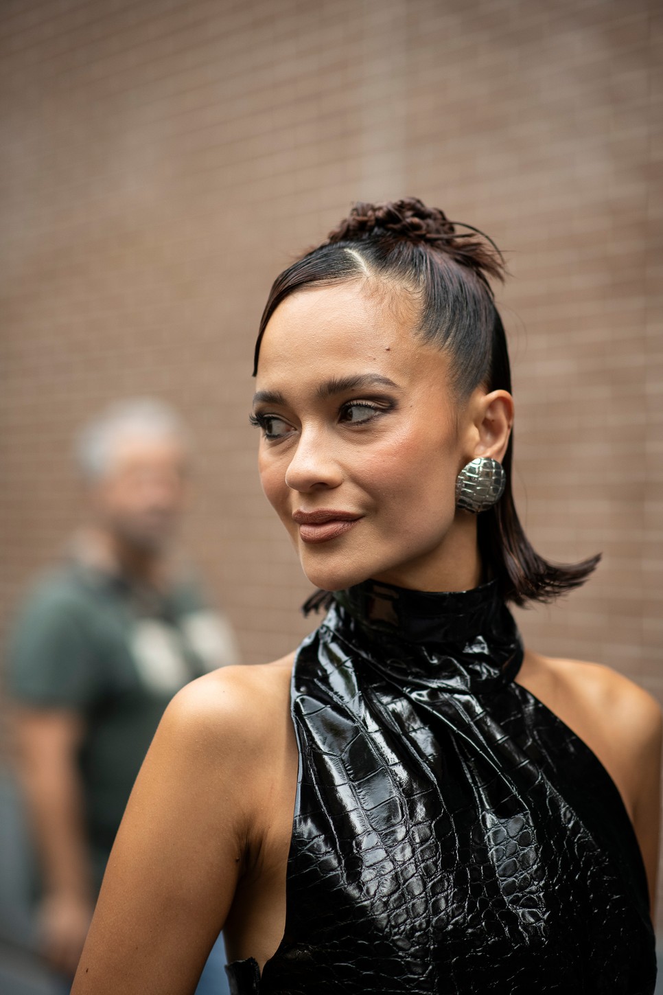 Azt gondolnád, hogy rövidsége miatt korlátoz, pedig az igazán kreatívak számos változatban hordják a bob frizurát