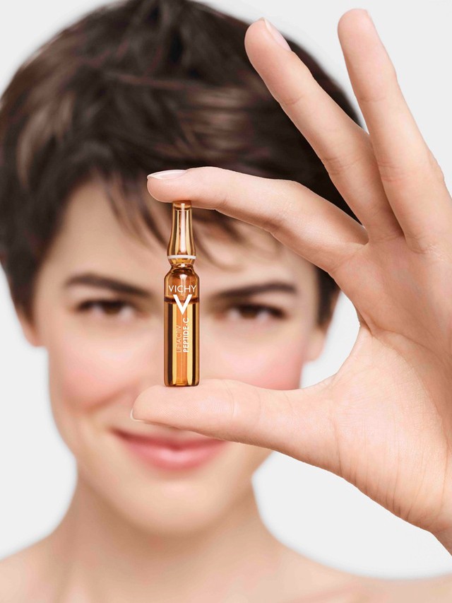 10 összetevő és más semmi! Fiatalítsd meg arcbőröd a tiszta C-vitamin erejével!