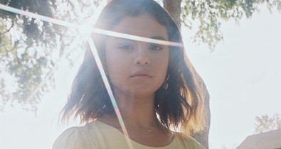Kiakadtak Selena Gomez kamu szeplőitől a rajongók