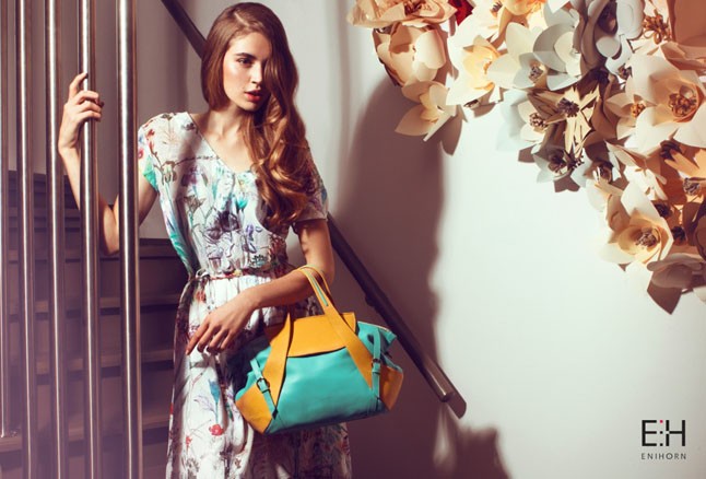 Élénk színek, nőies sziluettek, könnyedség az ENIHORN új kollekciójában