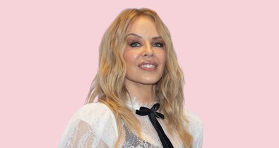 Az 57 éves Kylie Minogue meztelenruhája az egyik legkülönlegesebb, amit valaha láttunk