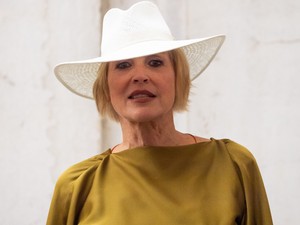 Sharon Stone 67 évesen élete legmerészebb fotózásán van túl: a mellbimbóját is megmutatta a színésznő