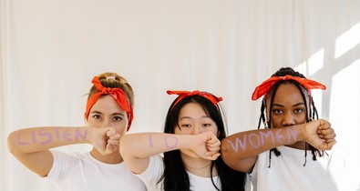 A COVID és a nők: parkolópályára kényszerült életek, világszerte mélyülő egyenlőtlenségek