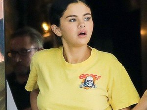 Selena Gomez egyáltalán nem csajos ebben a szettben, de még így is vagány