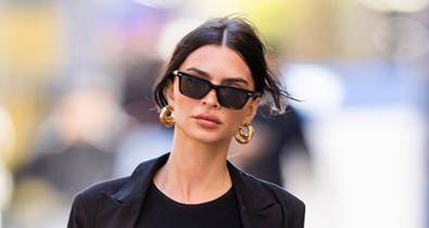 Csak feketében, de Emily Ratajkowski így is elképesztő