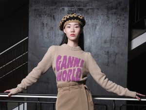 A divatmárka, ami lassan a Guccinál is menőbb, megfizethető, és a szabadságra épül - Ismerd meg a GANNI-t!