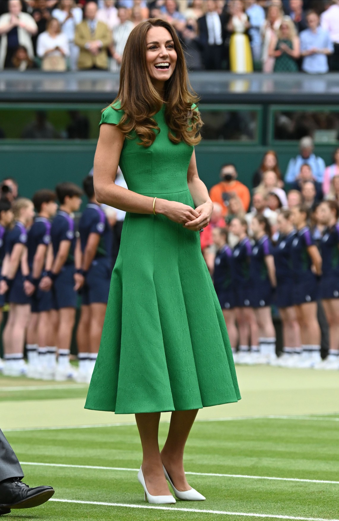 2021 - A női döntőre Katalin hercegné egy vidám zöld ruhát választott az egyik kedvenc tervezőjétől, Emilia Wickstead-től