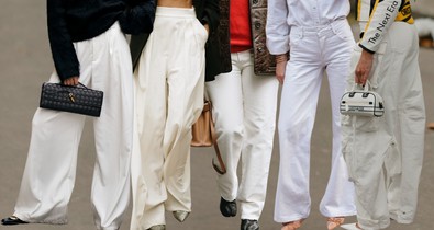 Így kombináld a fehér nadrágot, hogy 2025-ben is sikkes legyen