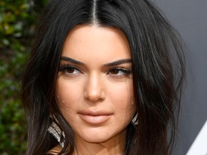 Pattanások felnőttkorban: Mi okozhatja? Mit tegyél és mit ne?