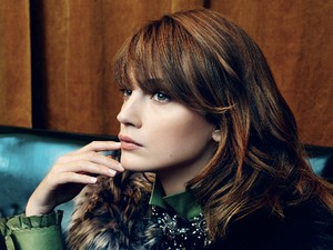 Gyönyörű divatanyagban a magyar topmodell, Nagy Andy