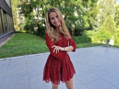 Viszkok Fruzsi mai szettje nemcsak sikkes, de kényelmes is!